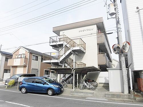 神奈川県藤沢市遠藤 3階建