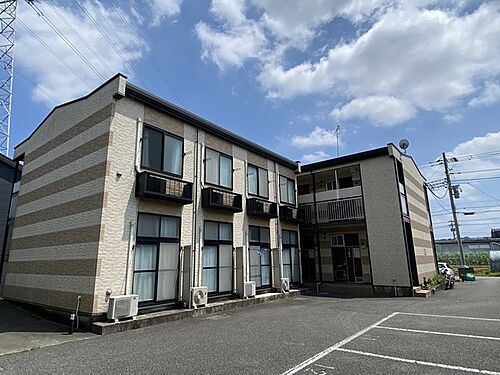 東京都町田市野津田町 3階建 築19年2ヶ月