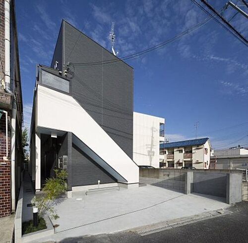 兵庫県尼崎市大庄西町３丁目 2階建 築9年11ヶ月
