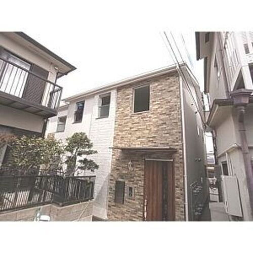 兵庫県神戸市長田区房王寺町１丁目 2階建