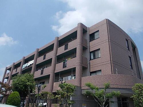 ラルジュウエスト 4階建