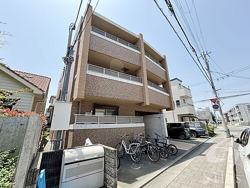 兵庫県西宮市高木東町 3階建