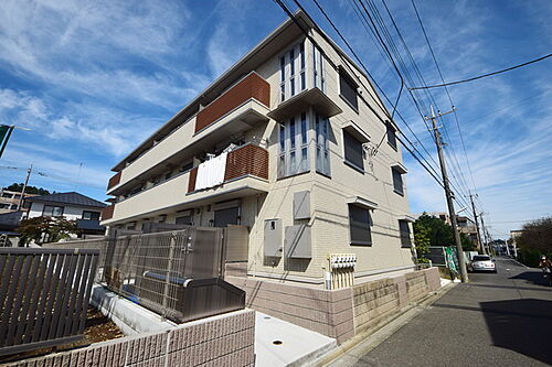 東京都八王子市堀之内２丁目 3階建