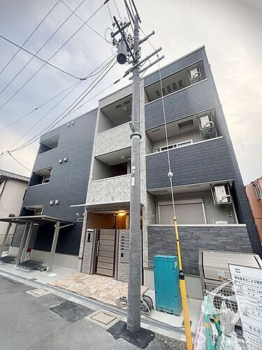 大阪府守口市八雲東町２丁目 3階建 