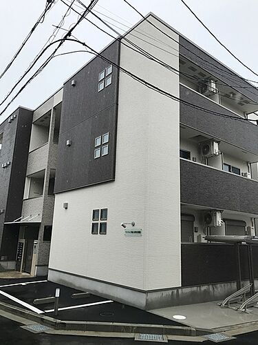 兵庫県尼崎市塚口本町２丁目 3階建
