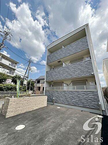 大阪府枚方市藤阪中町 3階建 築1年11ヶ月