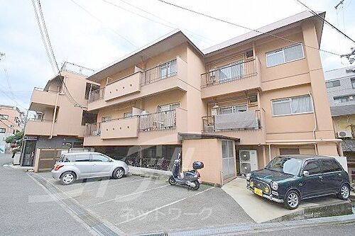 大阪府吹田市千里山東１丁目 3階建