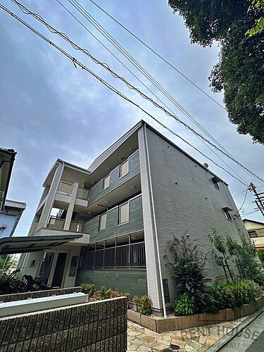 大阪府堺市西区鳳中町１丁 築9年3ヶ月 3階建