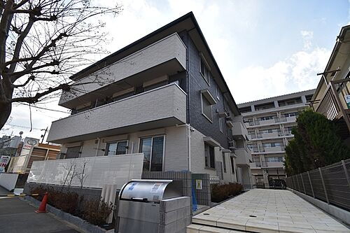 東京都八王子市堀之内３丁目 3階建