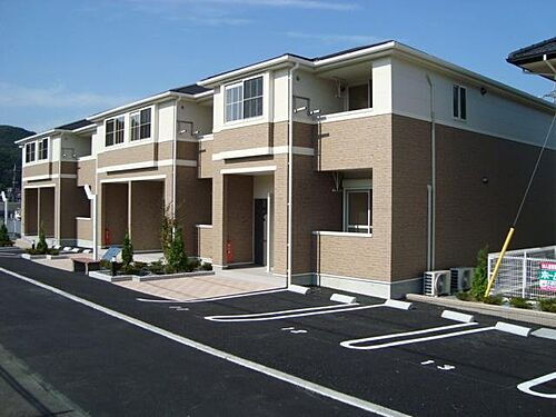 静岡県富士宮市大中里 2階建