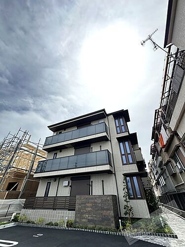 大阪府泉大津市池浦町４丁目 3階建 