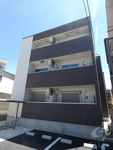 兵庫県尼崎市塚口本町２丁目 3階建
