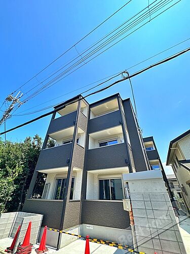 大阪府高石市加茂２丁目 築2年3ヶ月 3階建