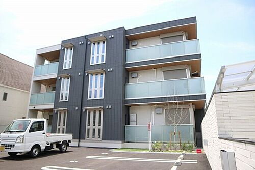 兵庫県西宮市日野町 3階建 
