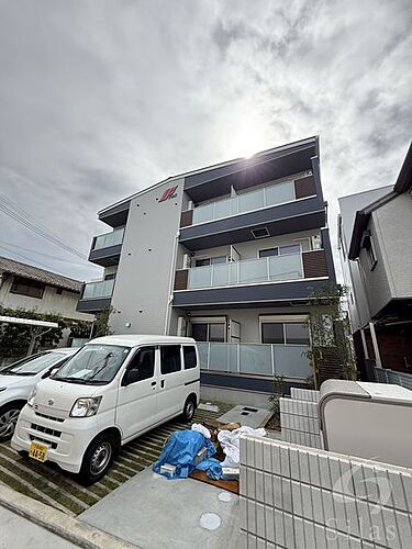 大阪府堺市北区長曽根町  3階建