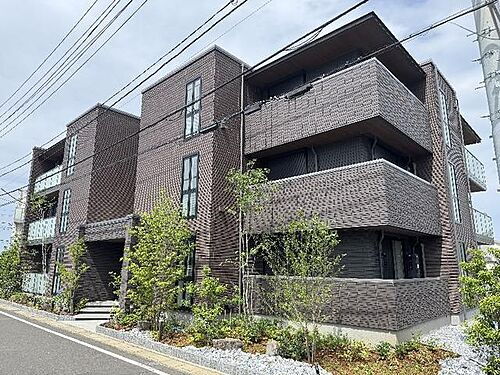 ノエル　盆栽陸橋 3階建