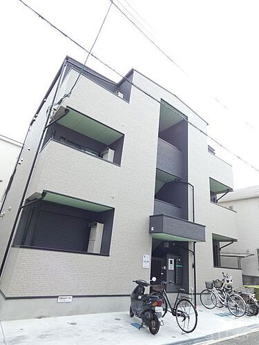兵庫県尼崎市東園田町２丁目 3階建 築6年8ヶ月