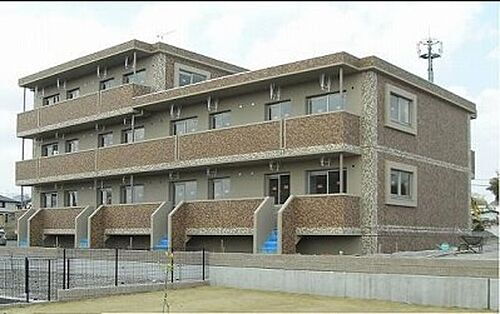 静岡県富士宮市大岩 3階建