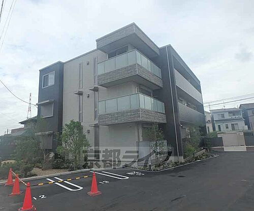 シャーメゾン笹りんどう 3階建