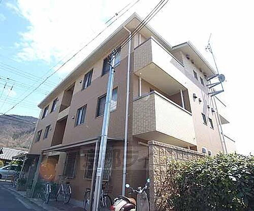 京都府京都市山科区大塚西浦町 3階建