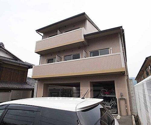 京都府京都市山科区小山鎮守町 地上3階地下1階建 築15年6ヶ月
