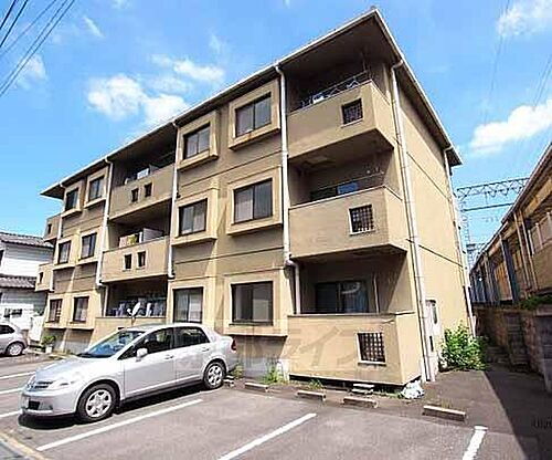 京都府城陽市枇杷庄鹿背田 3階建