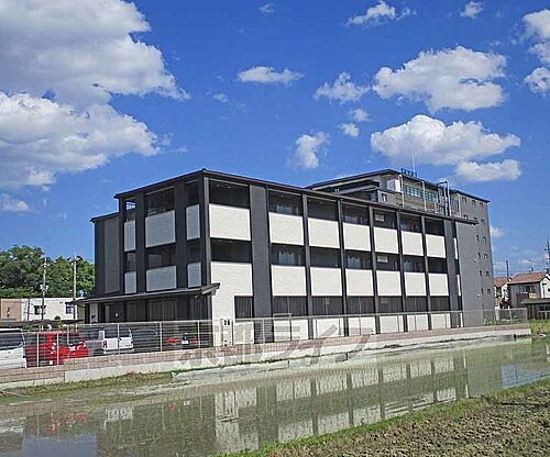京都府京都市南区久世上久世町 築5年3ヶ月 3階建