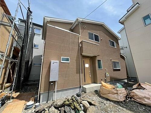 大阪府高槻市津之江町３丁目  2階建