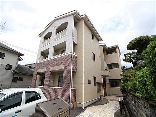 大阪府高槻市別所新町 築17年8ヶ月 3階建