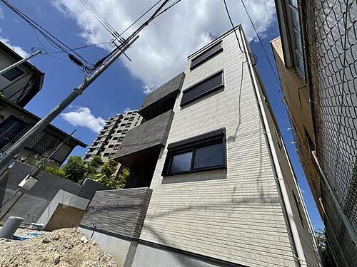 大阪府吹田市千里山西４丁目 3階建