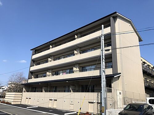 京都府京都市伏見区北浜町 築4年11ヶ月 4階建