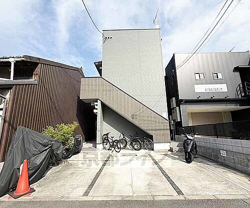 京都府京都市伏見区菱屋町 賃貸アパート