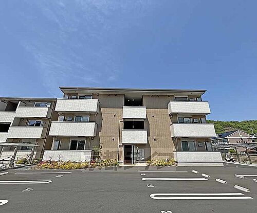 京都府南丹市園部町小山東町 3階建 築1年5ヶ月