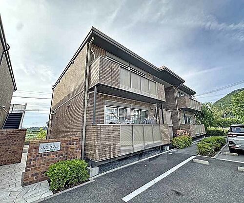 京都府亀岡市篠町馬堀駅前２丁目 2階建 築17年3ヶ月