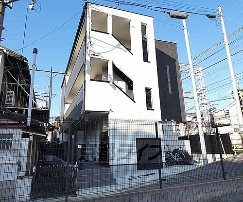 京都府京都市伏見区深草上横縄町 3階建 築1年11ヶ月