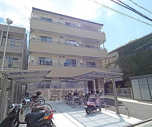 京都府京都市伏見区深草町通町 築5年9ヶ月 4階建