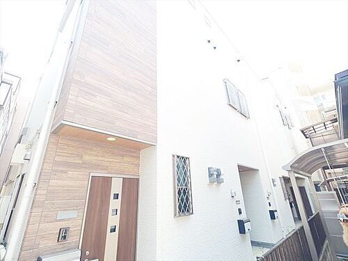 兵庫県神戸市東灘区魚崎中町１丁目 築7年11ヶ月 2階建