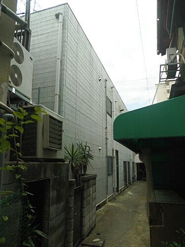 兵庫県尼崎市建家町 2階建 築30年7ヶ月