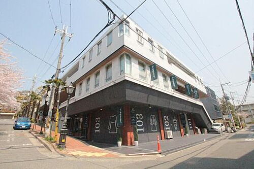 兵庫県宝塚市雲雀丘１丁目 賃貸マンション