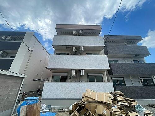 大阪府高石市西取石３丁目 3階建 