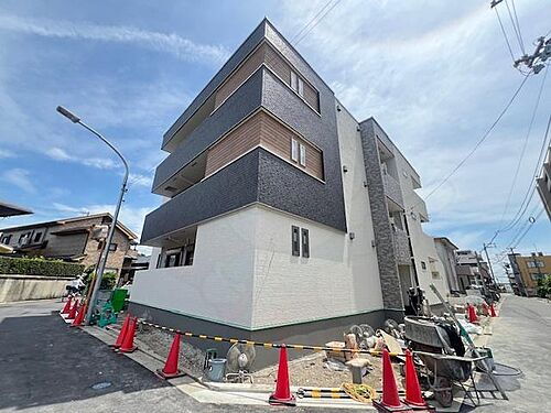 大阪府高石市綾園２丁目 3階建 