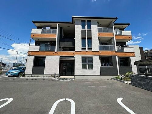 大阪府泉大津市森町２丁目 築5年7ヶ月 3階建