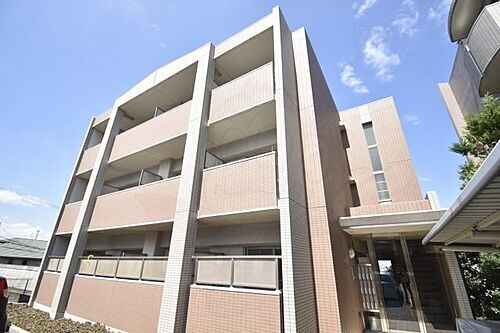 大阪府和泉市伯太町４丁目 築21年10ヶ月 3階建