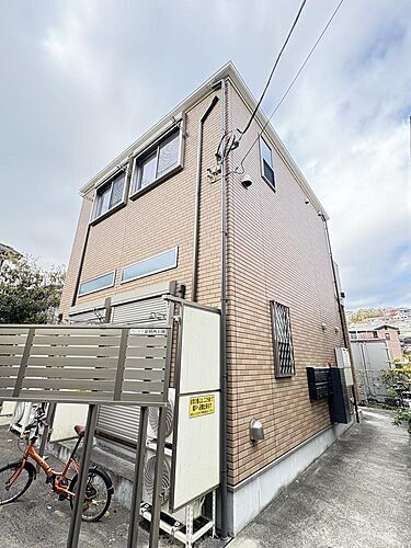 ソレイユ富岡西公園 京急富岡駅まで徒歩10分！閑静な住宅街に佇むアパートです♪