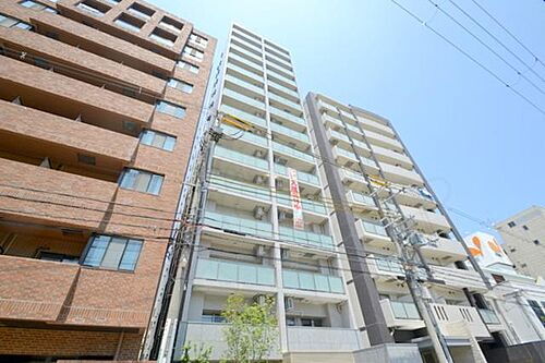 大阪府吹田市江坂町１丁目 15階建