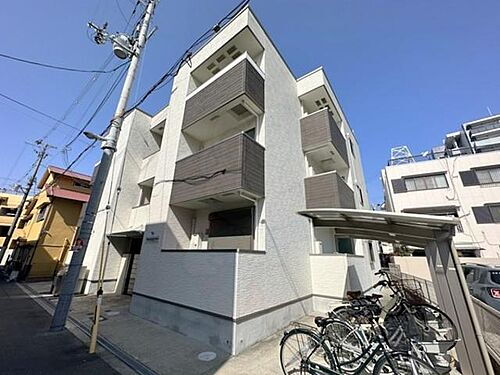 大阪府大阪市淀川区東三国１丁目 築9年4ヶ月 3階建