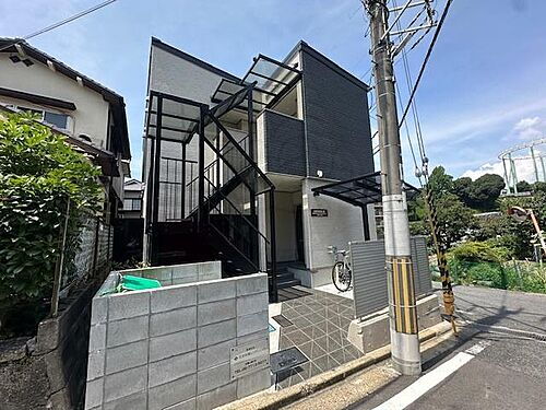 大阪府枚方市走谷１丁目 築1年8ヶ月 2階建