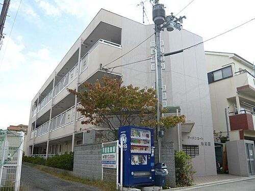 大阪府寝屋川市田井町 築23年9ヶ月 3階建