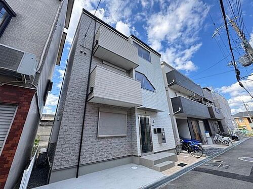 大阪府枚方市町楠葉２丁目 築1年未満 3階建
