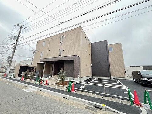 兵庫県尼崎市若王寺３丁目 築1年未満 3階建